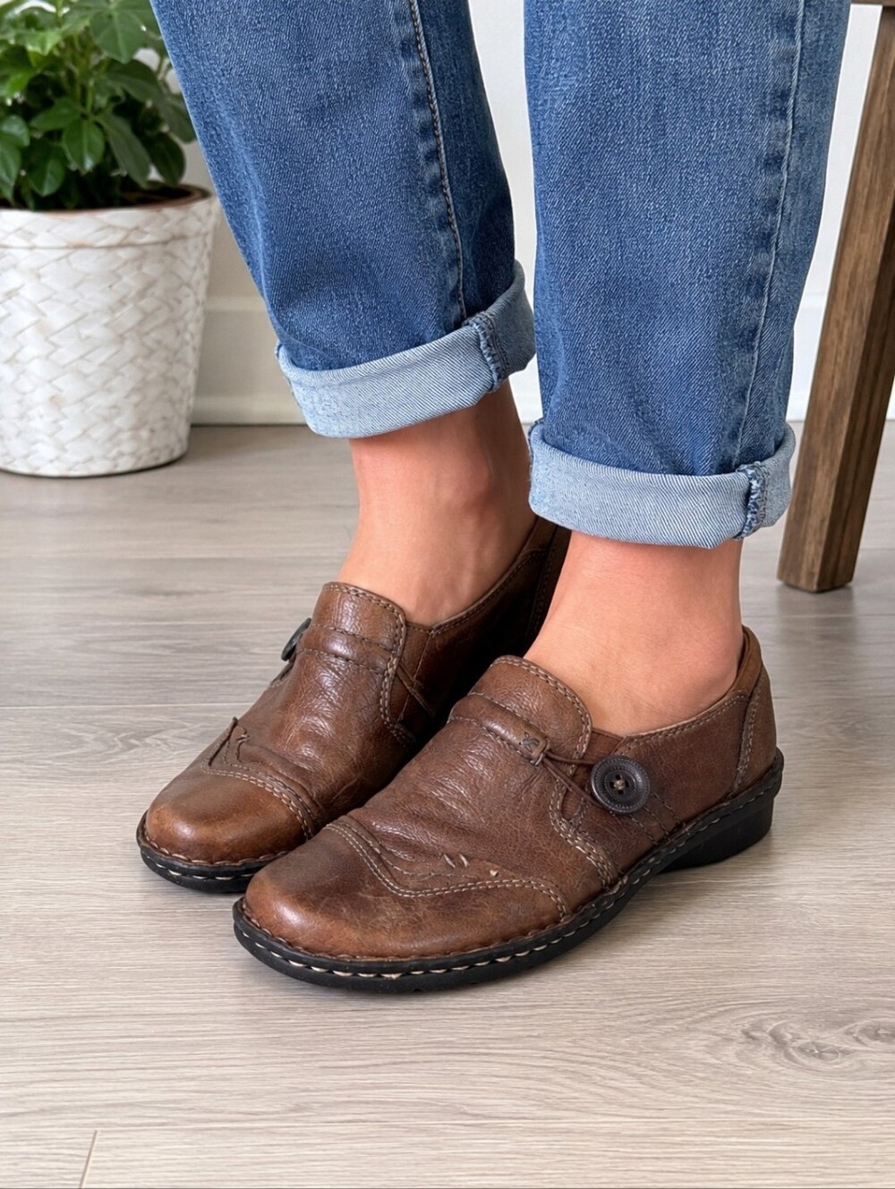 Magellan Outdoors Brown Leather Slip On Comfort‎ Shoes Size 7